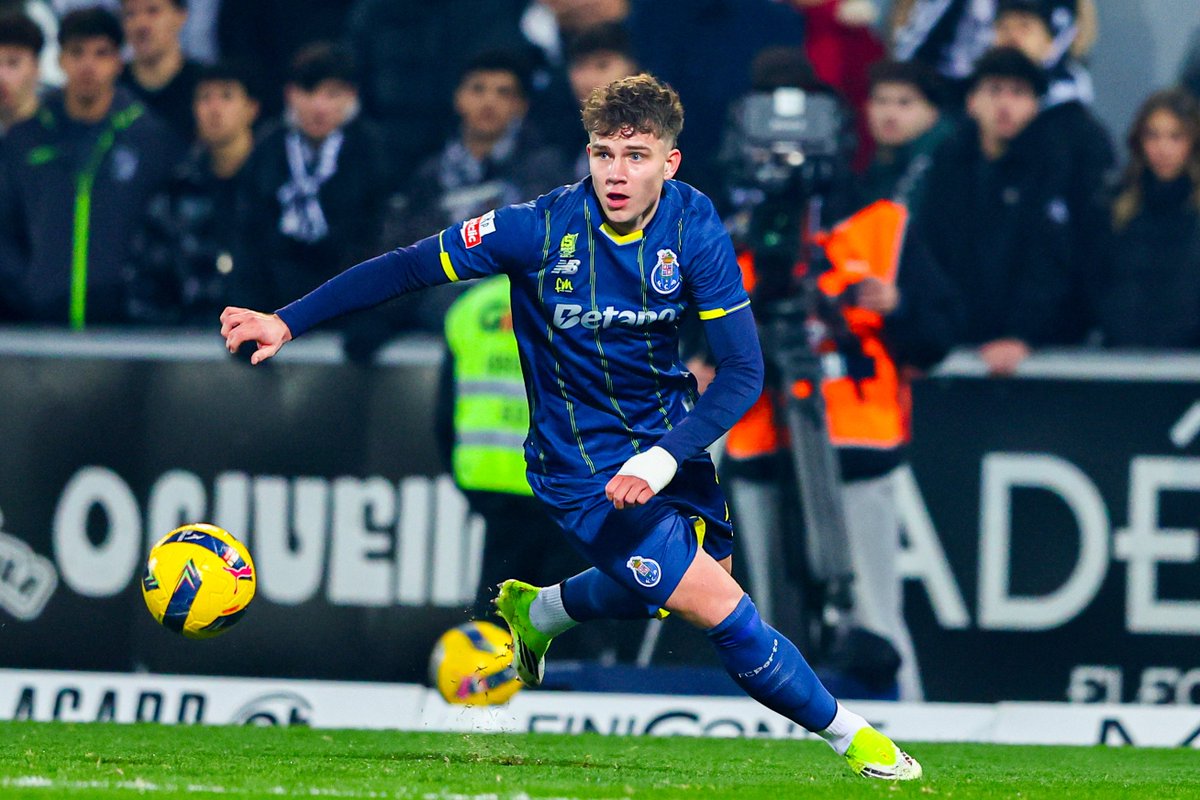 Read more about the article Debiut jak z filmu! Pietuszewski wszedł i zrobił różnicę [WIDEO] karny na wagę zwycięstwa, rywal wyleciał z boiska